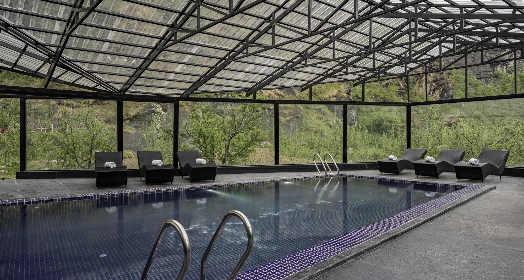 Palchan Hotel and Spa, a member of Radisson Individuals Retreats - Swimming Pool