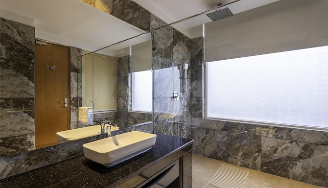 Palchan Hotel & Spa, a member of Radisson Individuals Retreats - Suite Bathroom