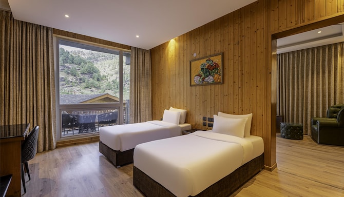 Palchan Hotel & Spa, a member of Radisson Individuals Retreats - Twin Bed Suite Bedroom