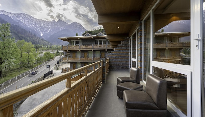 Palchan Hotel & Spa, a member of Radisson Individuals Retreats - Guest Balcony Suite