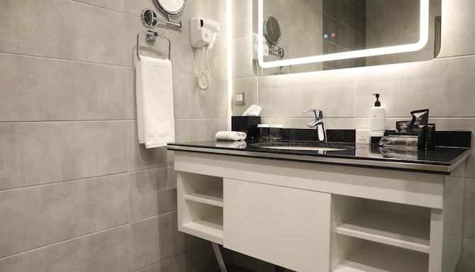 Panarams Tashkent Hotel, a member of Radisson Individuals - Bath amenities