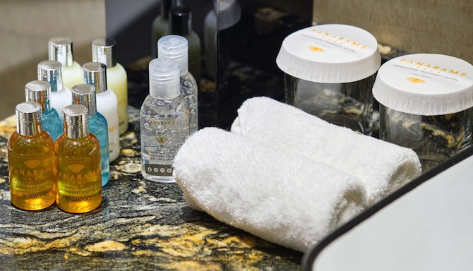 Panarams Tashkent Hotel, a member of Radisson Individuals - Bathroom amenities