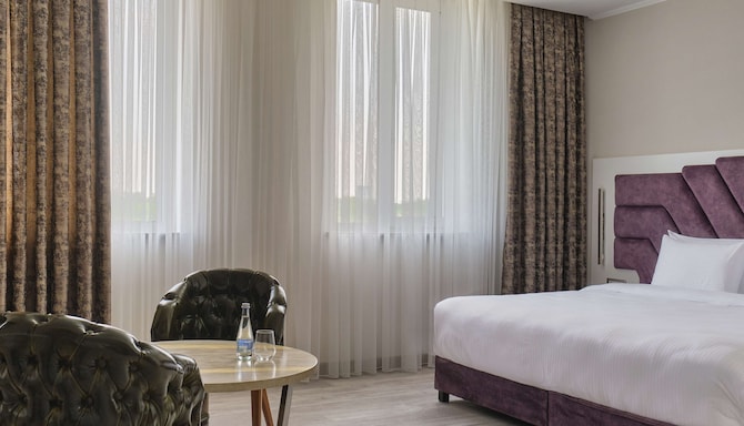 Panarams Tashkent Hotel, a member of Radisson Individuals - Premium Room
