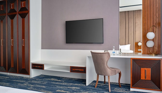 Panarams Tashkent Hotel, a member of Radisson Individuals - Presidential Suite with whirlpool bath