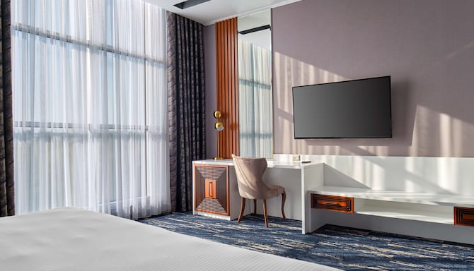 Panarams Tashkent Hotel, a member of Radisson Individuals - Suite with whirlpool bath