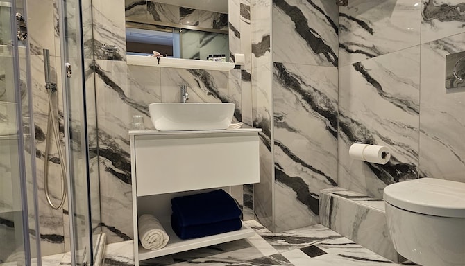 Paradise Resort Evia, a member of Radisson Individuals - Superior Bathroom