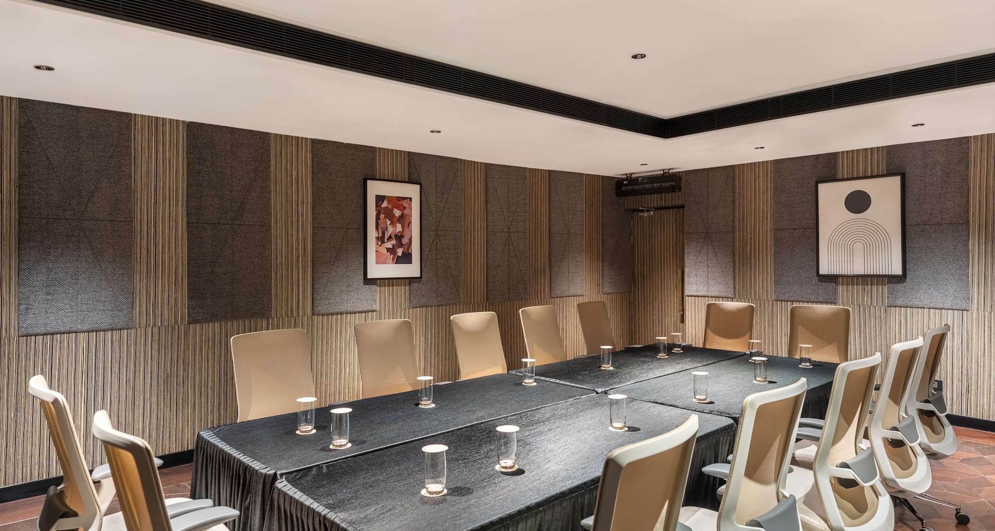Parallel Hotel Udaipur, a member of Radisson Individuals - Meeting room boardroom setup