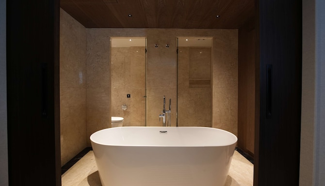 Parallel Hotel Udaipur, a member of Radisson Individuals - Suite bathroom