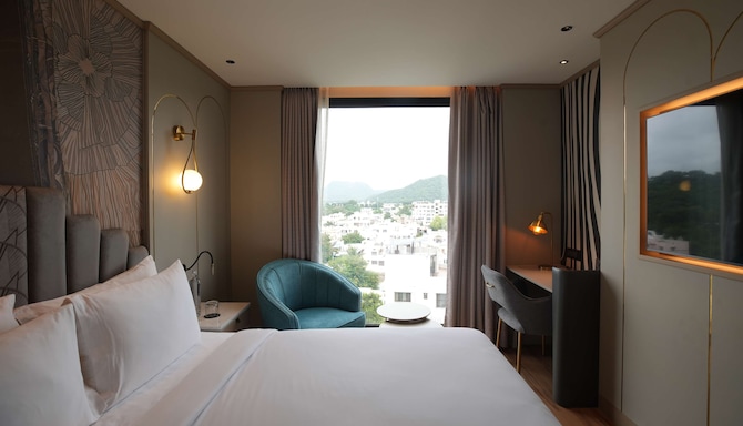 Parallel Hotel Udaipur, a member of Radisson Individuals - Junior Suite