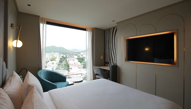 Parallel Hotel Udaipur, a member of Radisson Individuals - Junior Suite