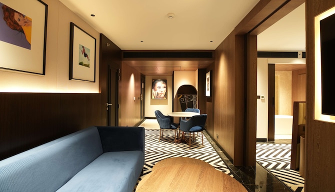 Parallel Hotel Udaipur, a member of Radisson Individuals - Suite