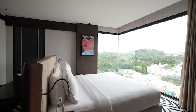 Parallel Hotel Udaipur, a member of Radisson Individuals - Suite