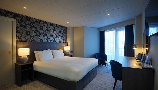 Park Hall Hotel and Spa Lancashire, a member of Radisson Individuals - Superior Room - Balcony