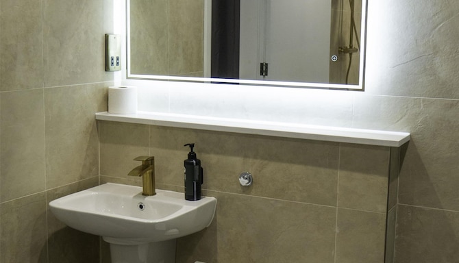 Park Hall Hotel and Spa Lancashire, a member of Radisson Individuals - Junior Suite Bath