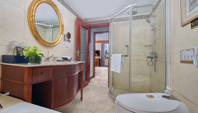 国际饭店 - Park Hotel - Deluxe King Suite with View