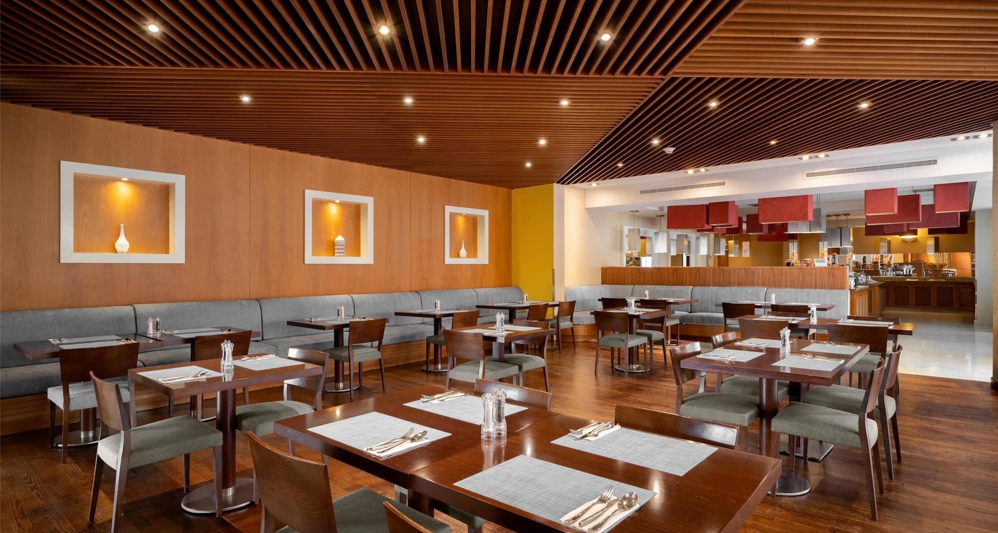 Park Inn by Radisson Al Khobar - Palms Restaurant