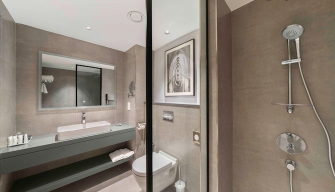 Park Inn by Radisson Al Khobar - Suite bathroom