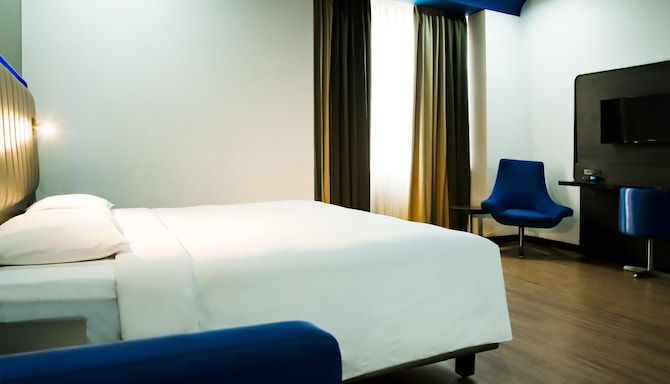 Park Inn by Radisson Amritsar Airport - Guest room