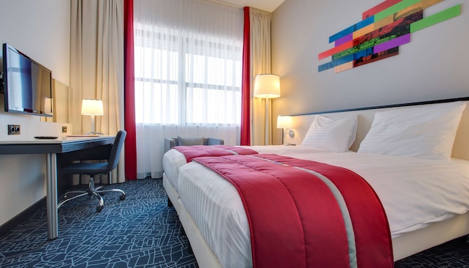 Park Inn by Radisson Amsterdam Airport Schiphol - Standard room twin bed