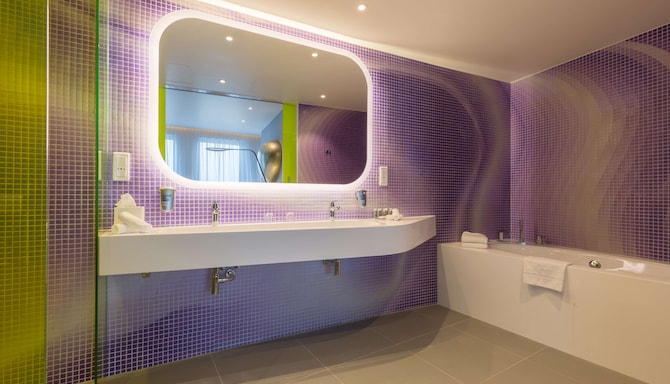 Park Inn by Radisson Amsterdam City West - Guest room bath