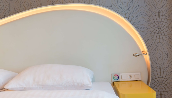 Park Inn by Radisson Amsterdam City West - Suite Bedroom