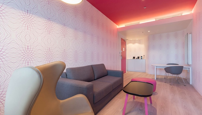 Park Inn by Radisson Amsterdam City West - Suite Livingroom