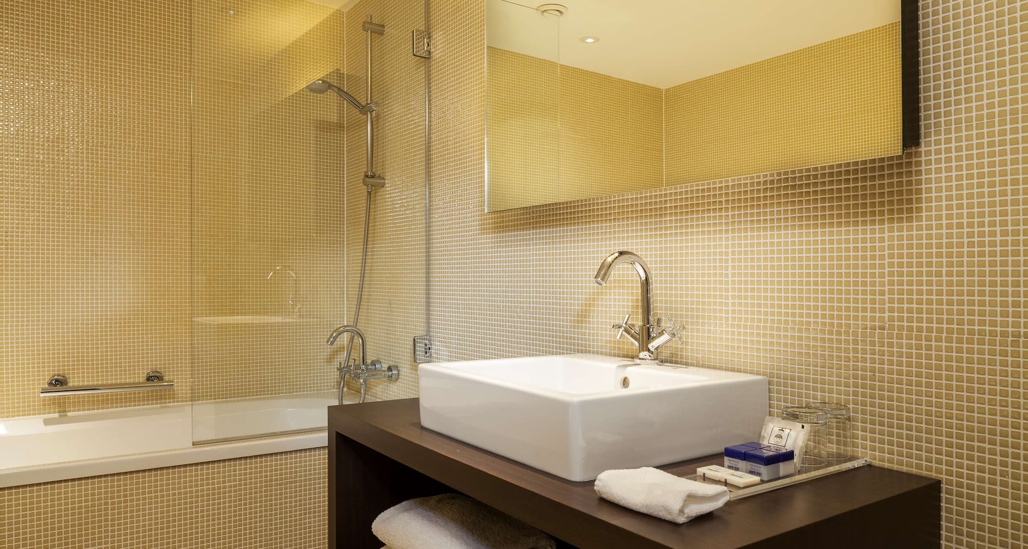 Park Inn by Radisson Antwerp City Centre - Guest room bathroom