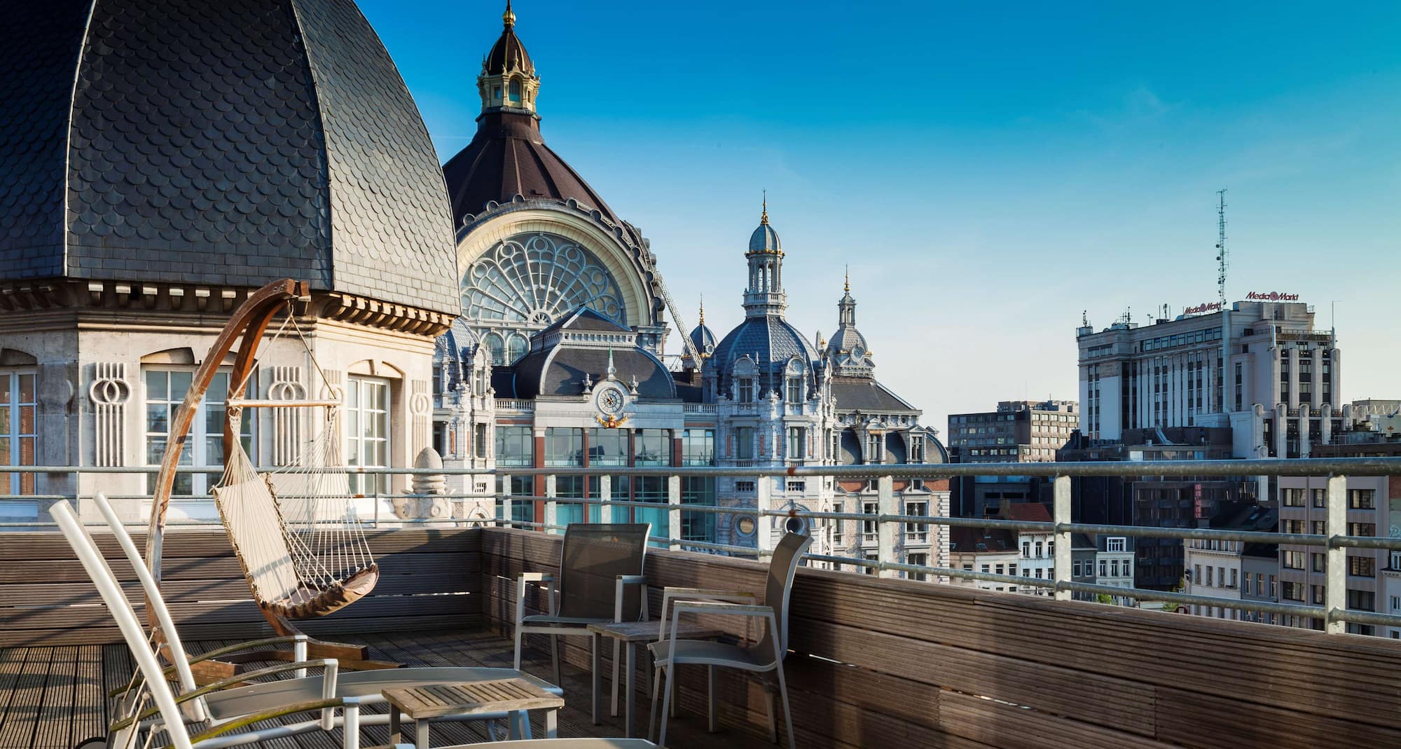 Park Inn by Radisson Antwerp City Centre - Junior Suite with terrace