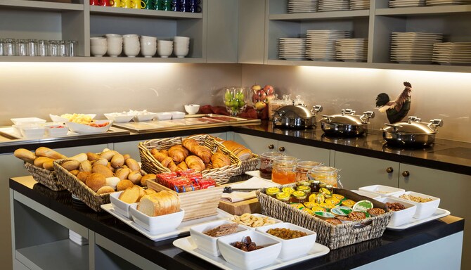 Park Inn by Radisson Antwerp - Ontbijtbuffet