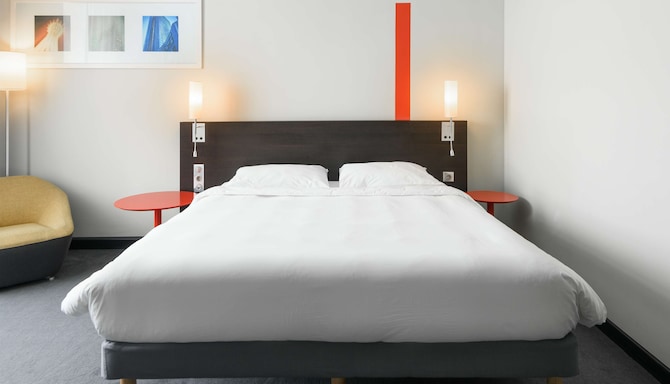 Park Inn by Radisson Astana - Bedroom