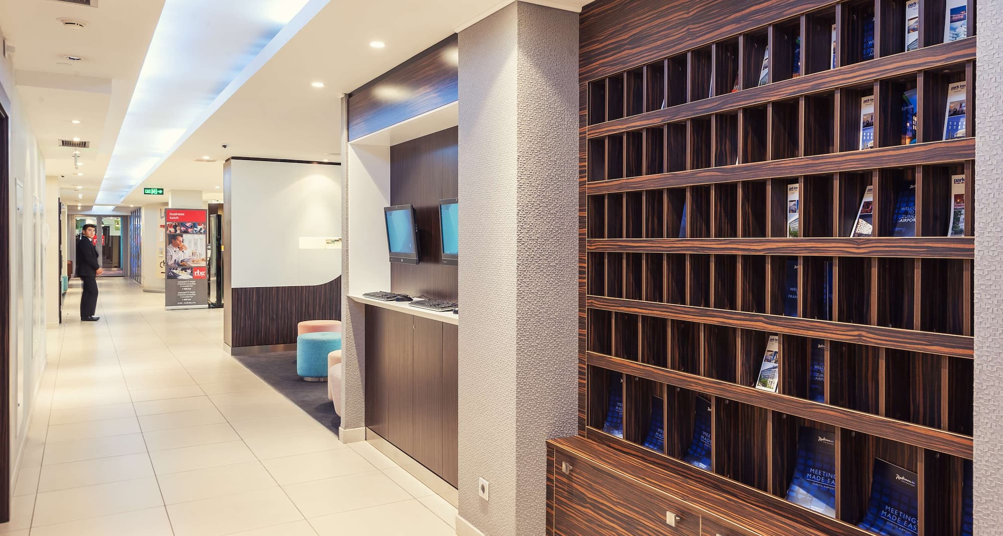 Park Inn by Radisson Astana - Lobby