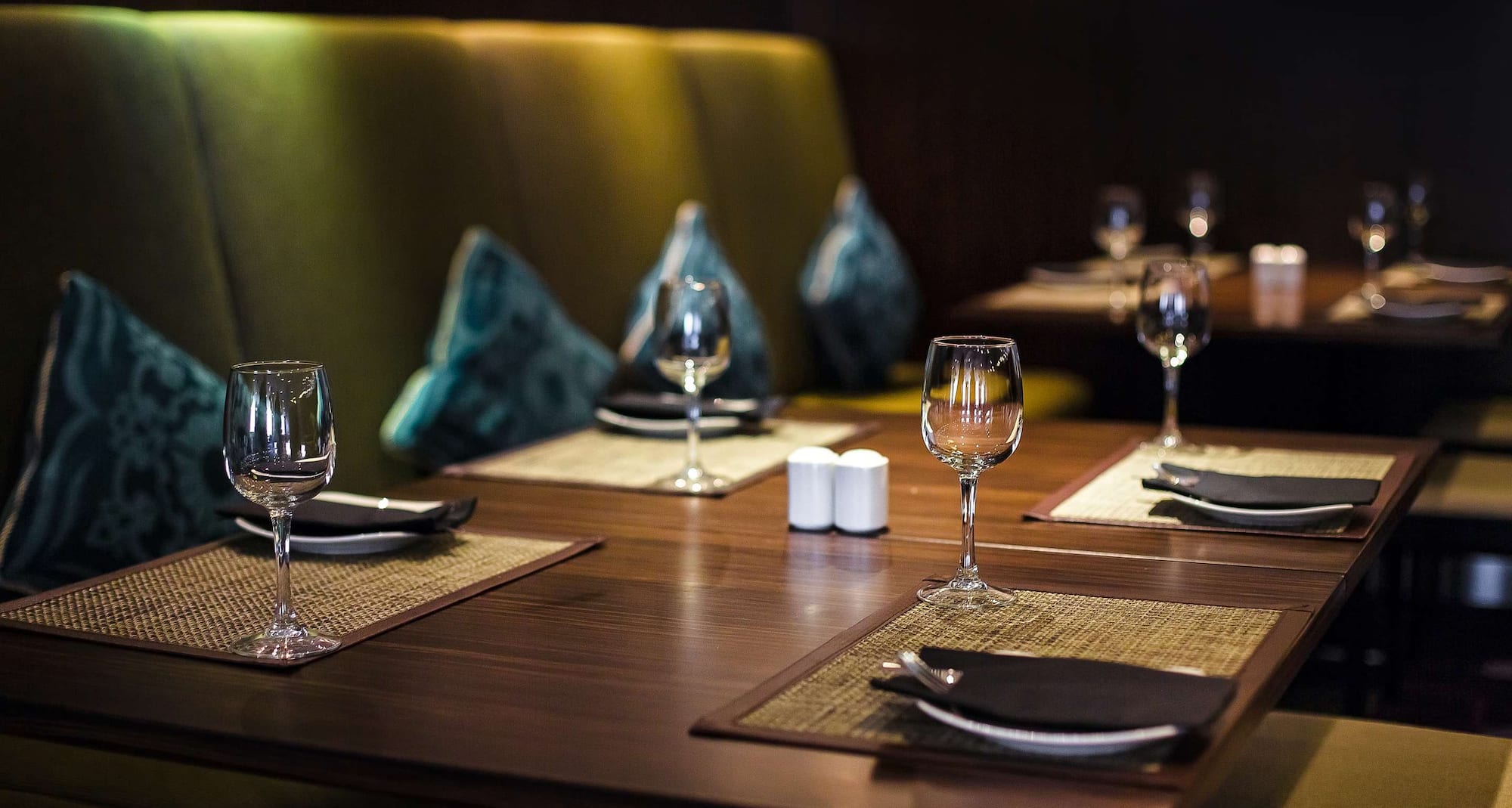 Park Inn by Radisson Astana - Restaurant Table