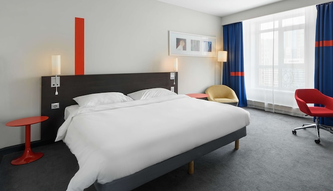 Park Inn by Radisson Astana - Suite bedroom