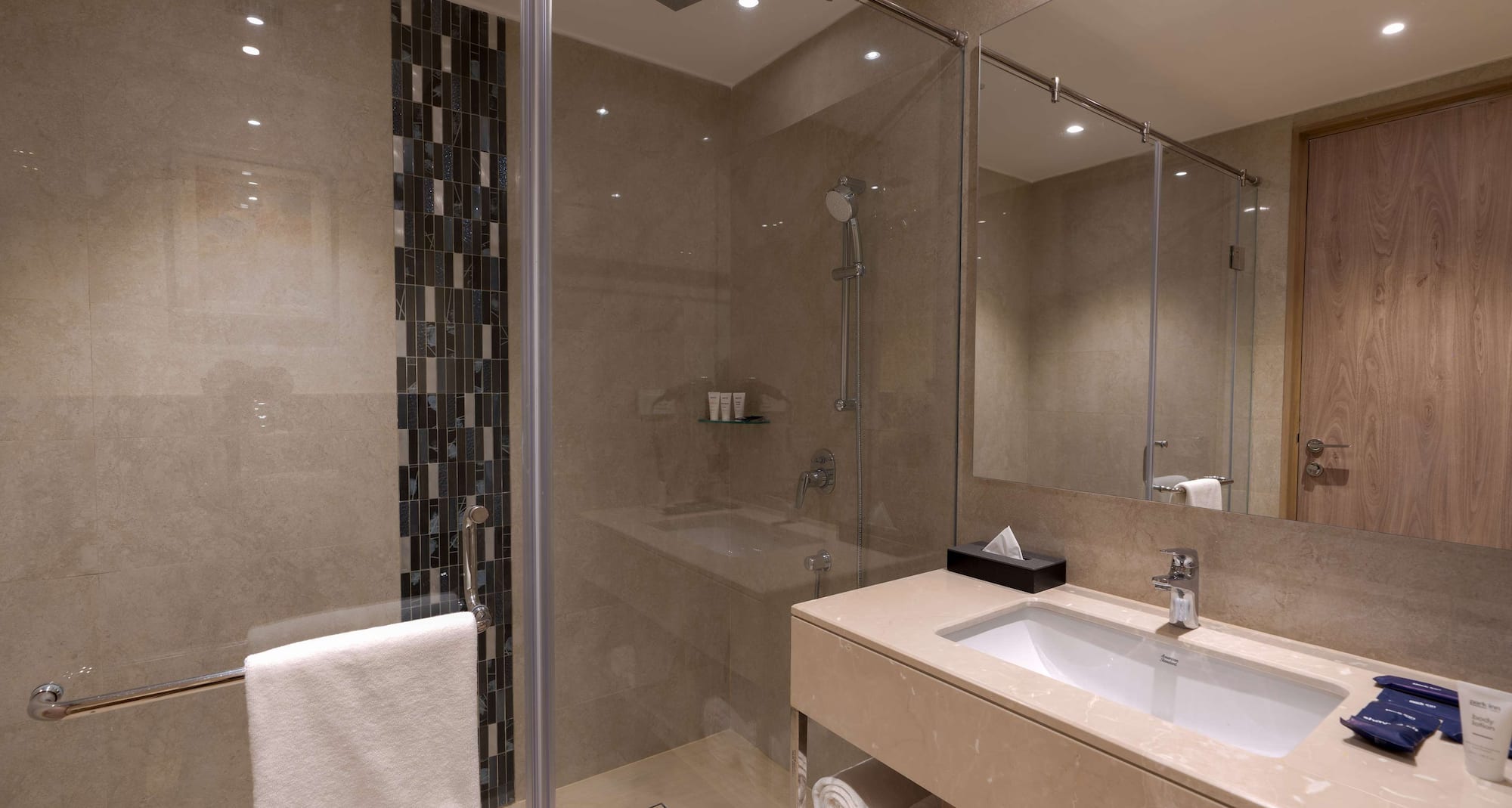 Park Inn by Radisson Ayodhya - Superior Room bathroom