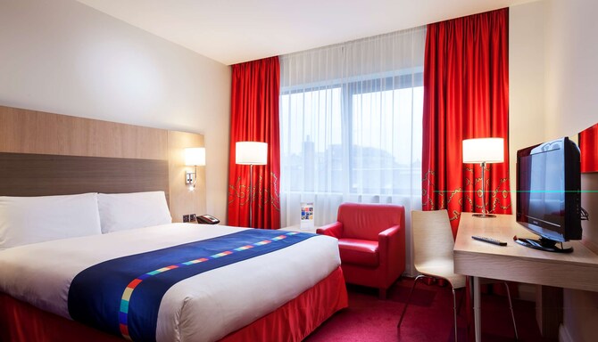 Park Inn By Radisson Belfast - Standard Room Queen Bed