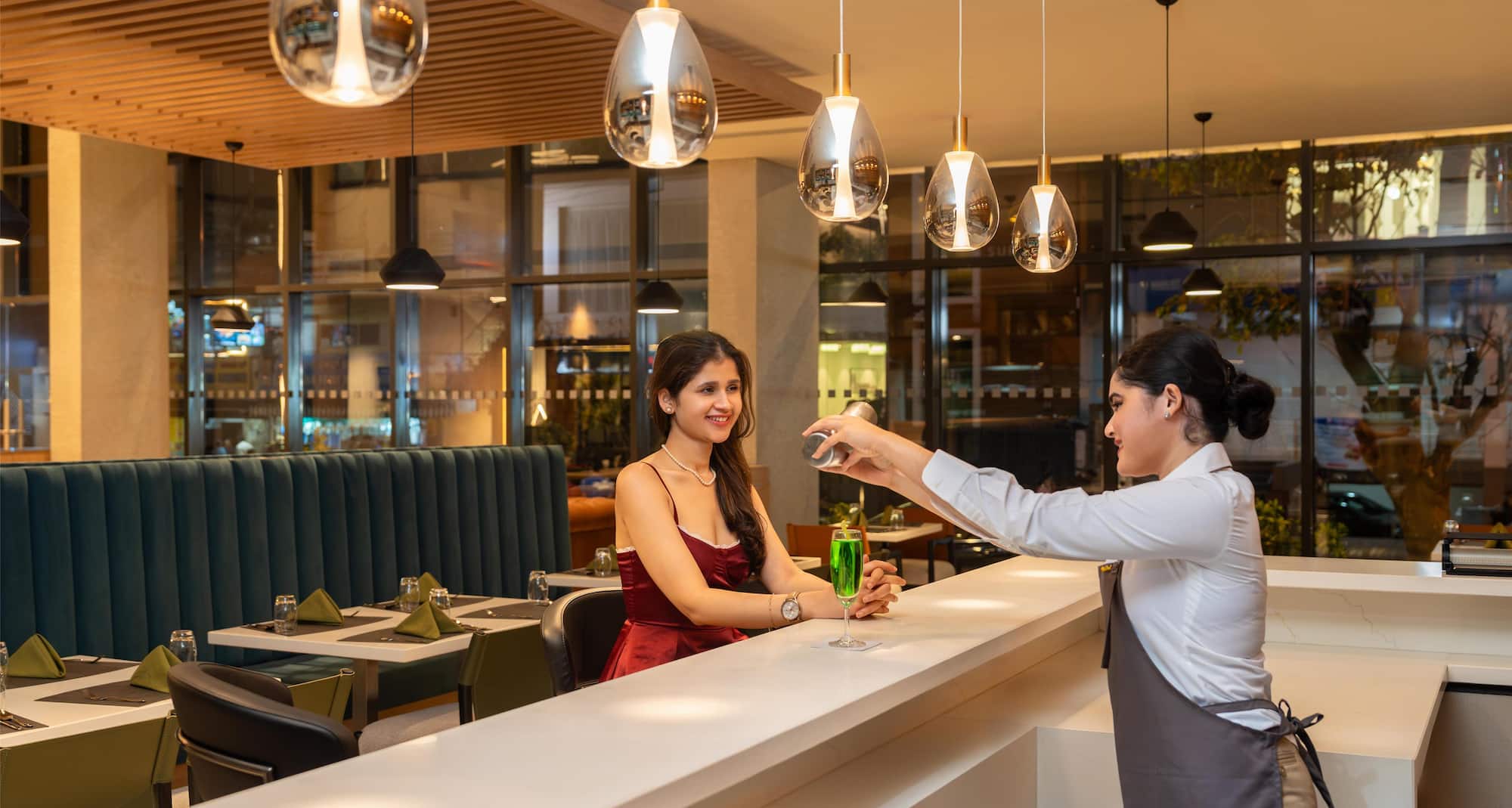 Park Inn by Radisson Bengaluru Whitefield - Bar Drink