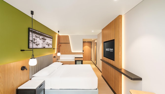 Park Inn by Radisson Bengaluru Whitefield - Superior Room Bedroom