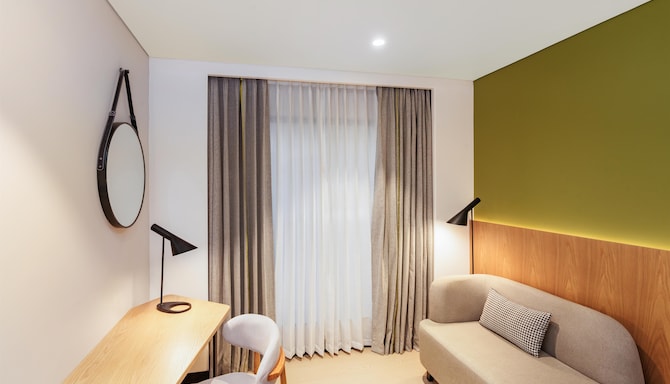 Park Inn by Radisson Bengaluru Whitefield - Superior Room Living Area