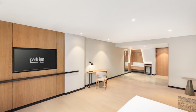 Park Inn by Radisson Bengaluru Whitefield - Junior Suite Living Area