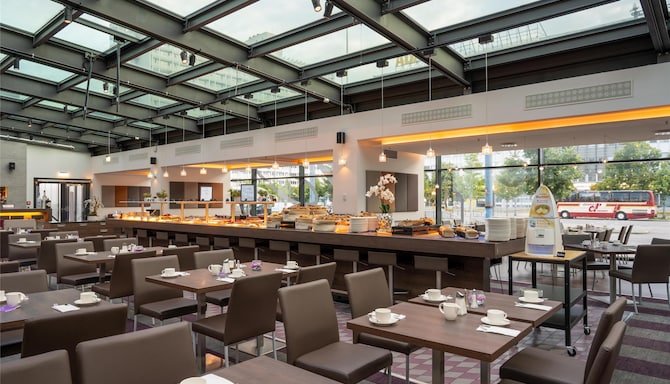 Park Inn by Radisson Berlin Alexanderplatz - Breakfast Buffet