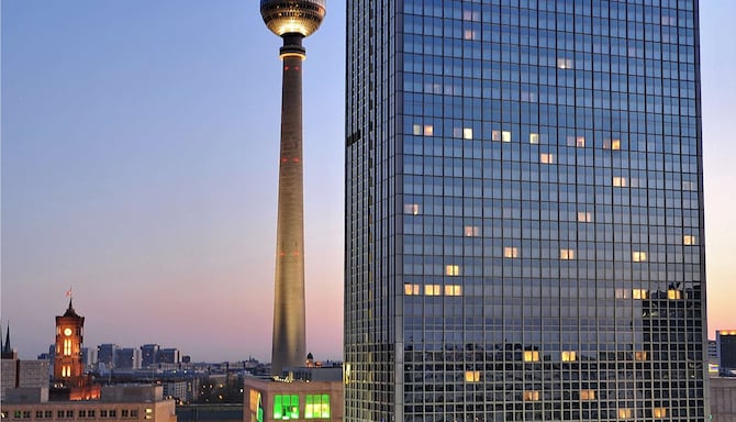Park Inn by Radisson Berlin Alexanderplatz - Hotel Exterior