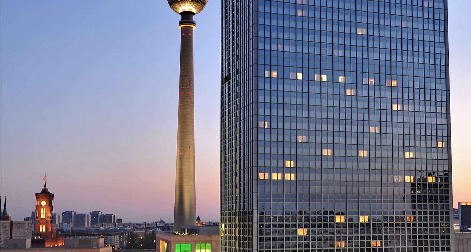 Berlin Airport To Park Inn Alexanderplatz www.radissonhotels.com