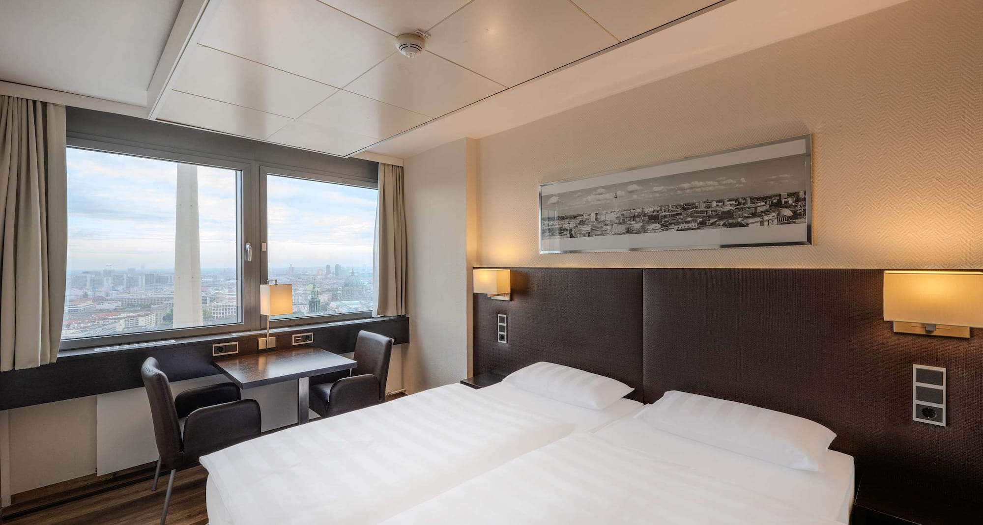 Park Inn by Radisson Berlin Alexanderplatz - Standard City View