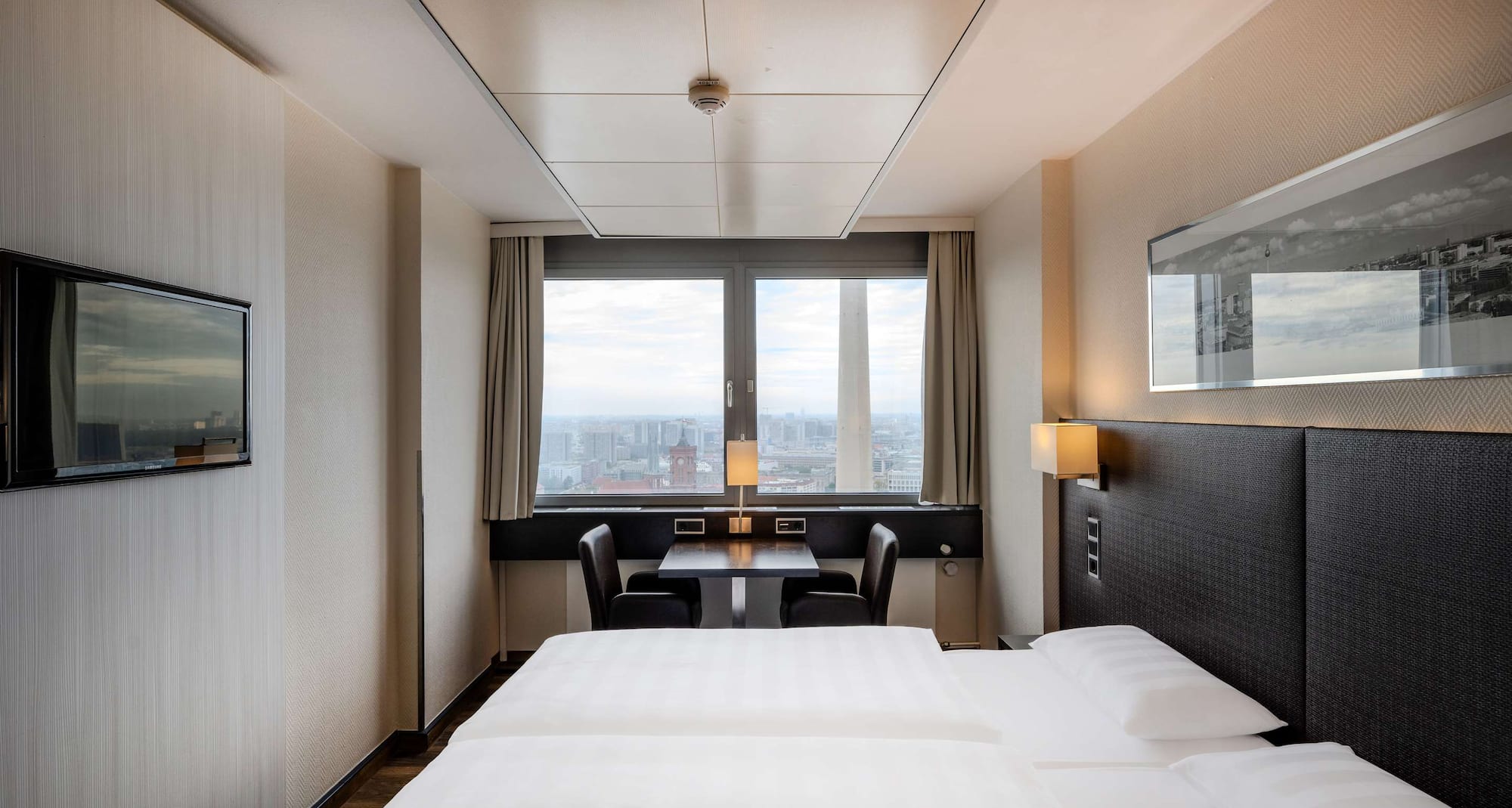 Park Inn by Radisson Berlin Alexanderplatz - Standard Room City View