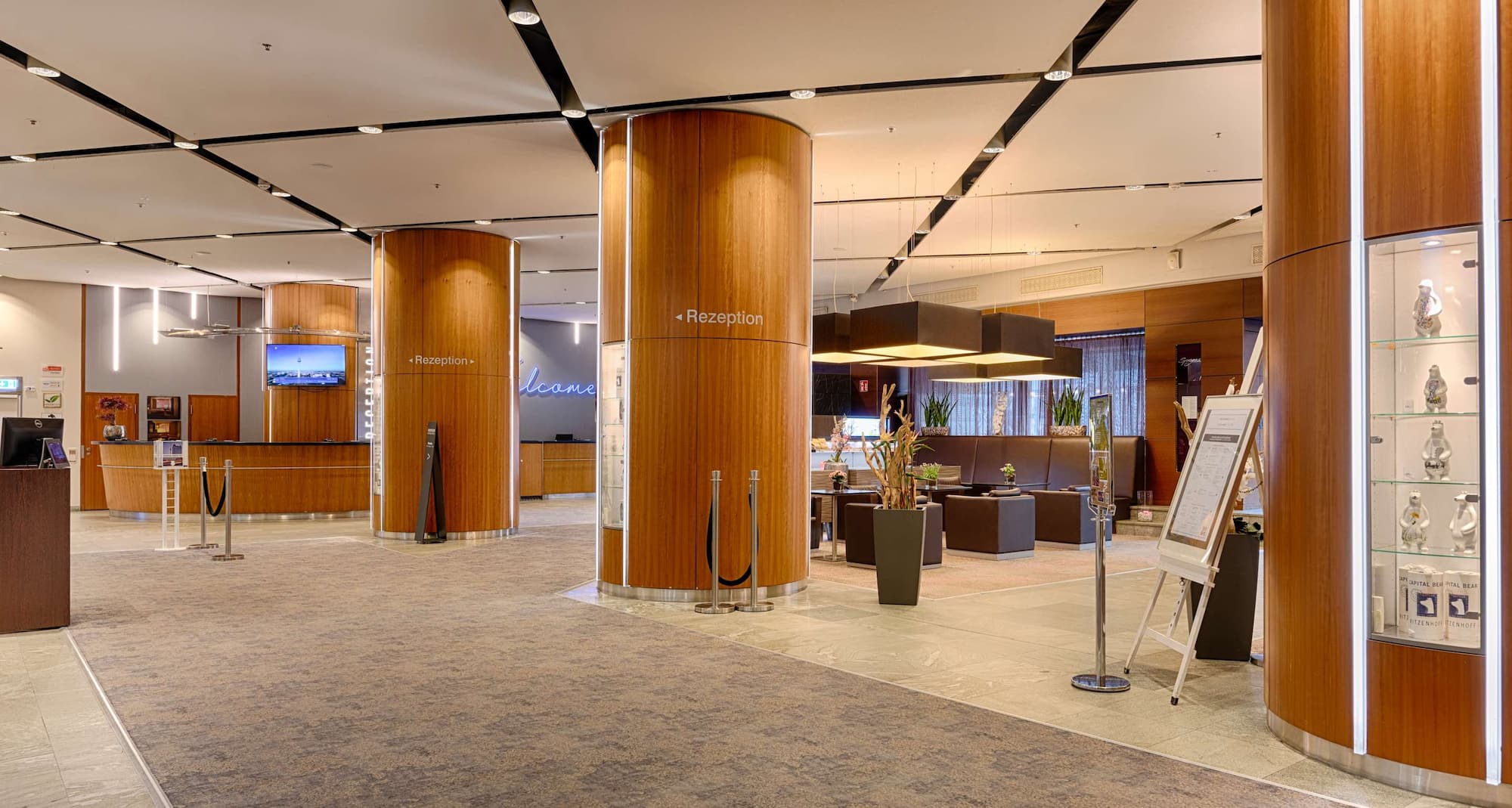Park Inn by Radisson Berlin Alexanderplatz - Lobby