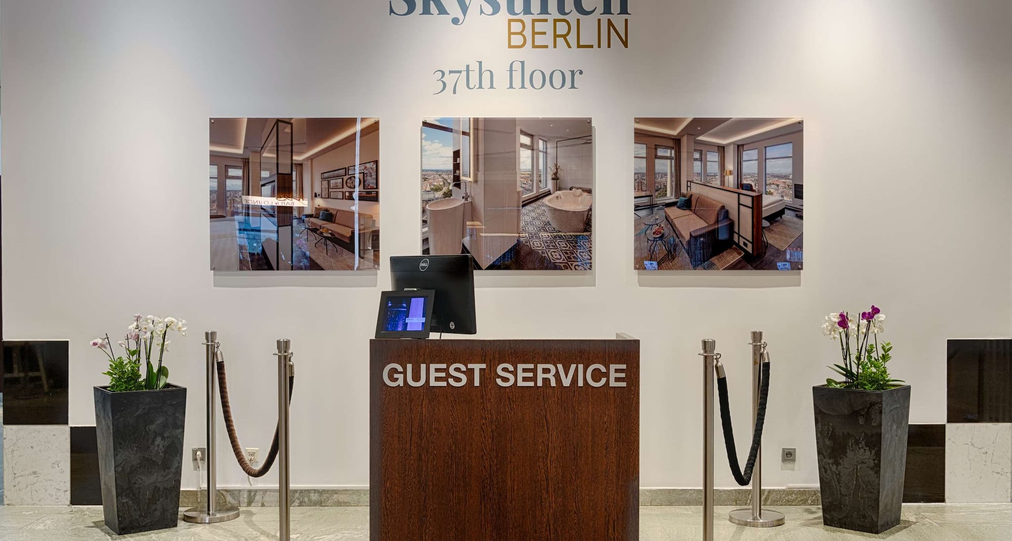 Park Inn by Radisson Berlin Alexanderplatz - Lobby Customer Service counter