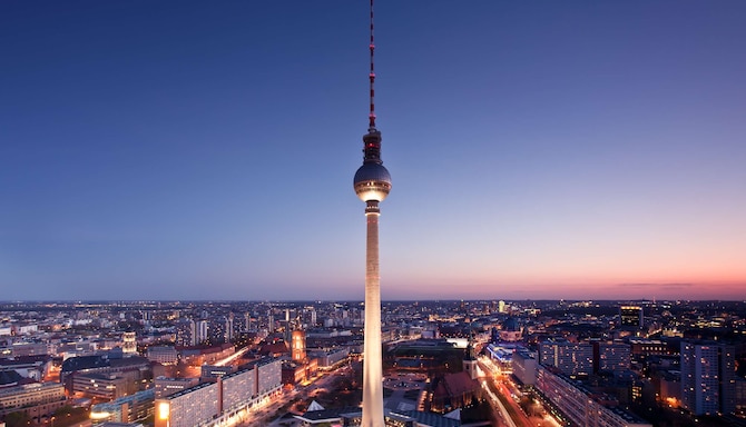 Park Inn by Radisson Berlin Alexanderplatz - City View Night
