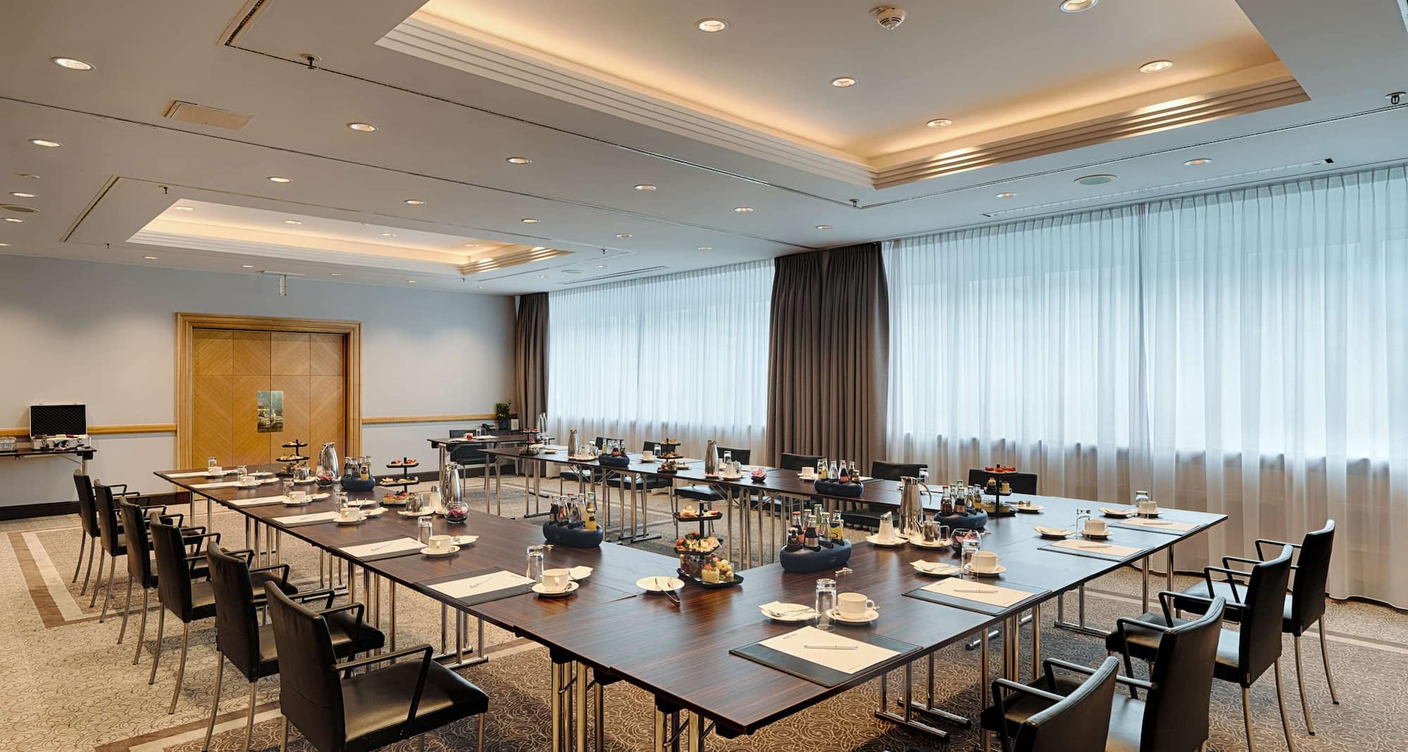 Park Inn by Radisson Berlin Alexanderplatz - Meeting room Ehrlich 1+2 u-shape set-up