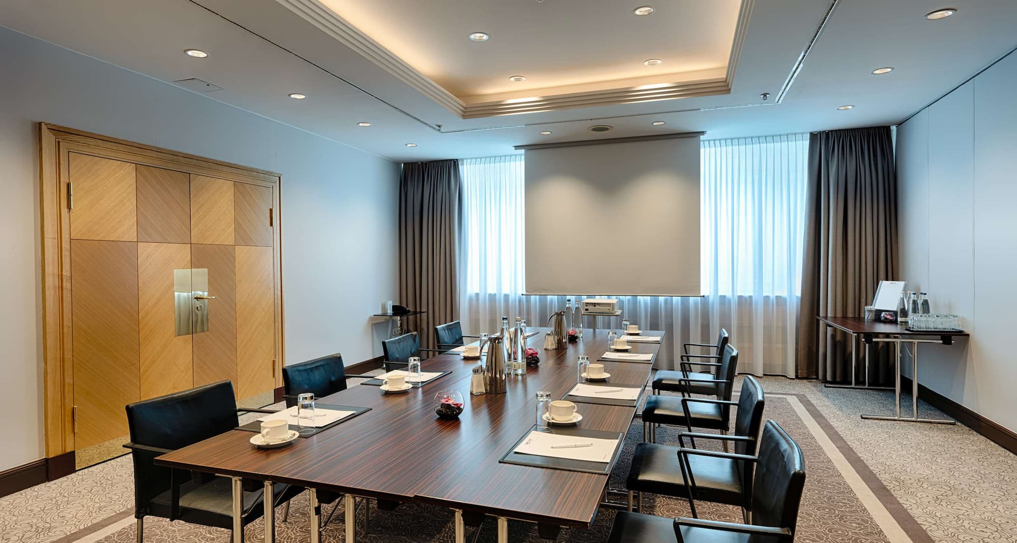 Park Inn by Radisson Berlin Alexanderplatz - Meeting Room Ehrlich II banquet set up