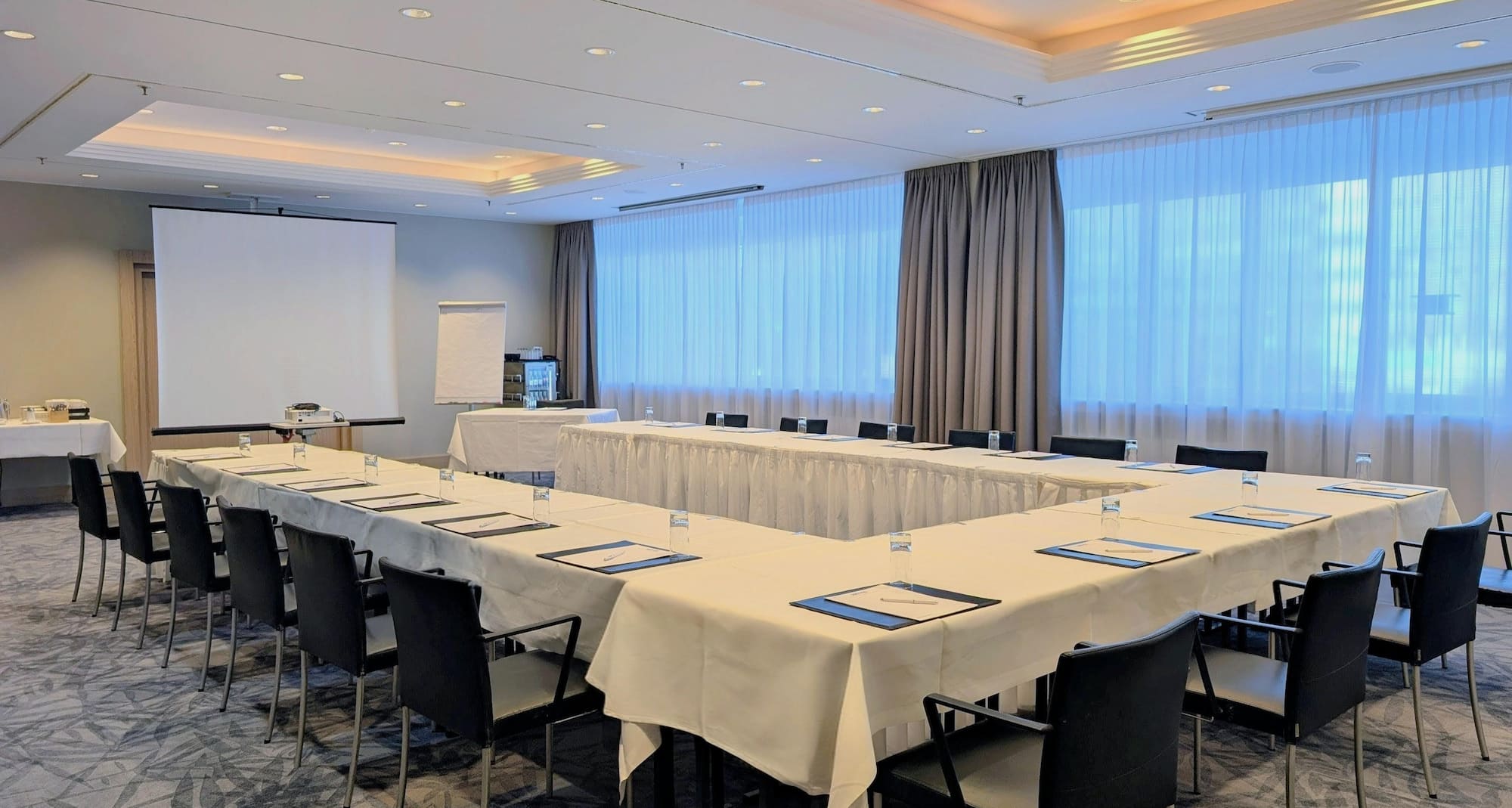 Park Inn by Radisson Berlin Alexanderplatz - Einstein U form a